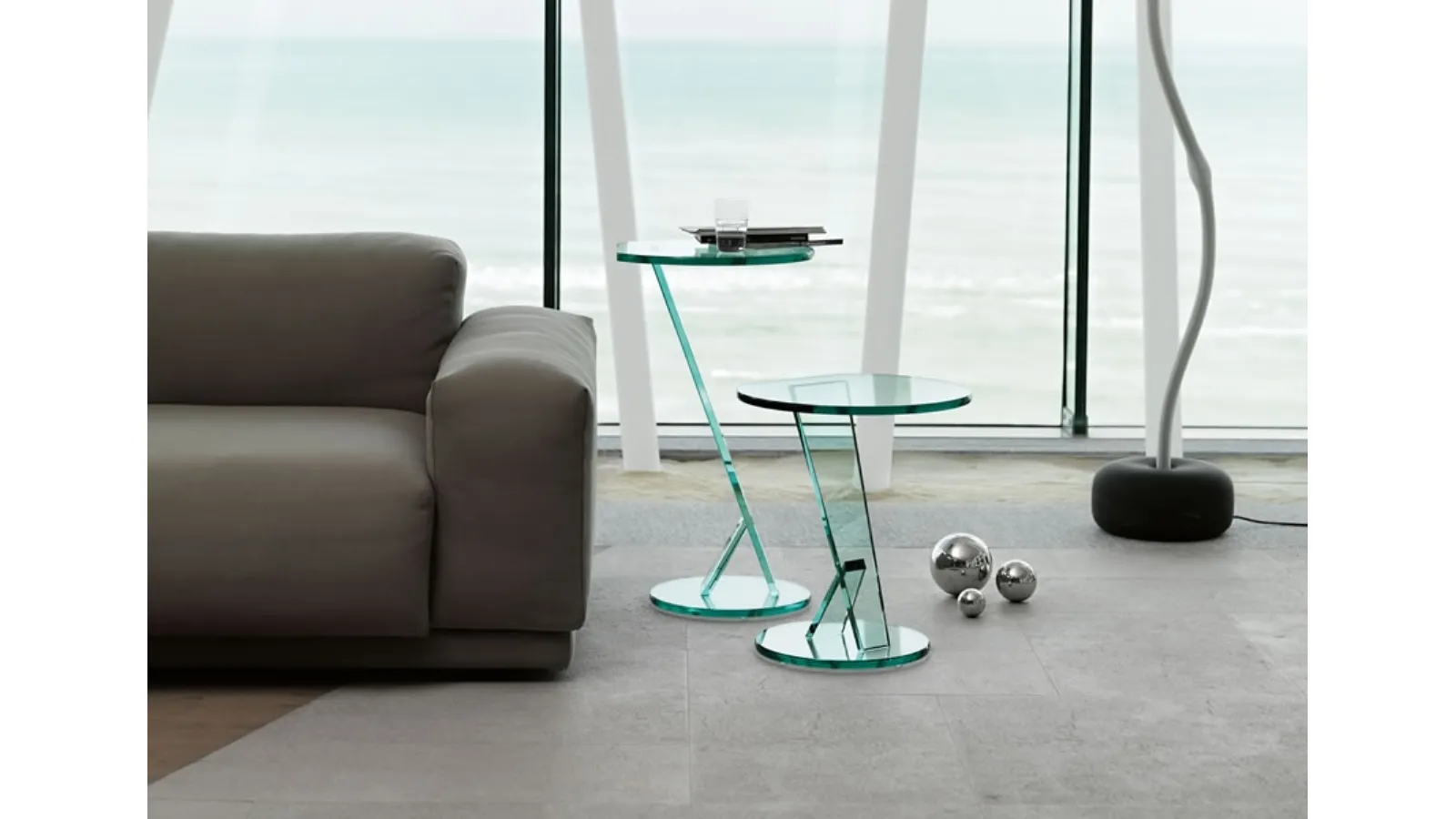 Round glass side table Nicchio by Tonelli