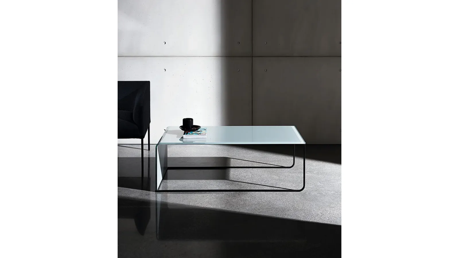 Nido Side Tables in Curved Glass with Metal Structure by Sovet
