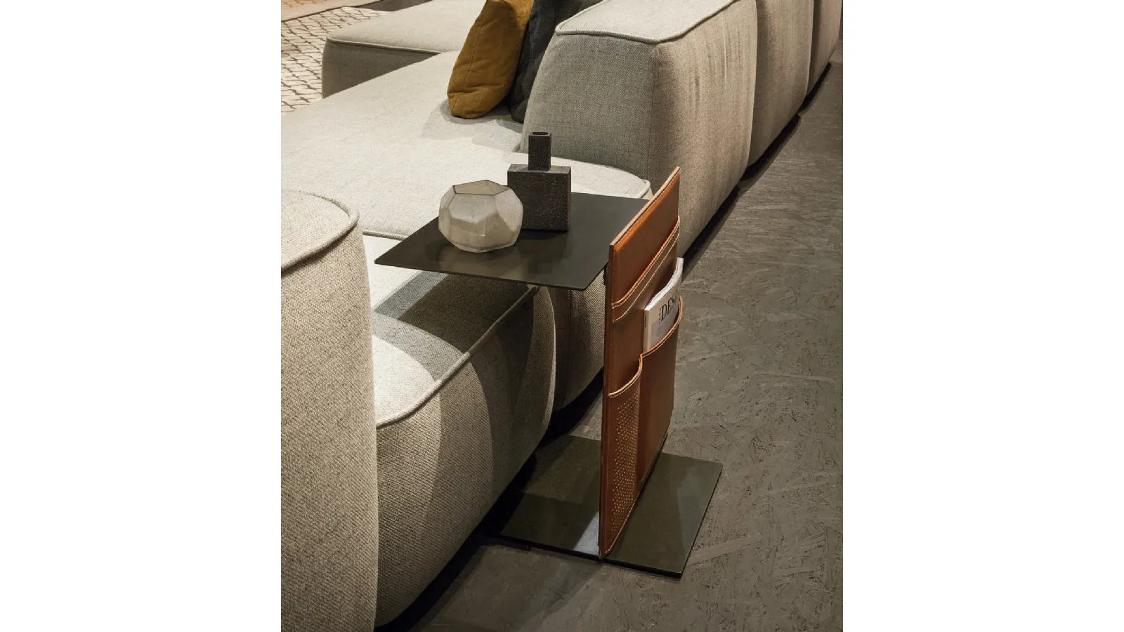 Metal side table with leather magazine holder Lema Notes
