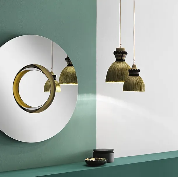 Wall mirror with a central golden metal circle Ozma by Tonelli