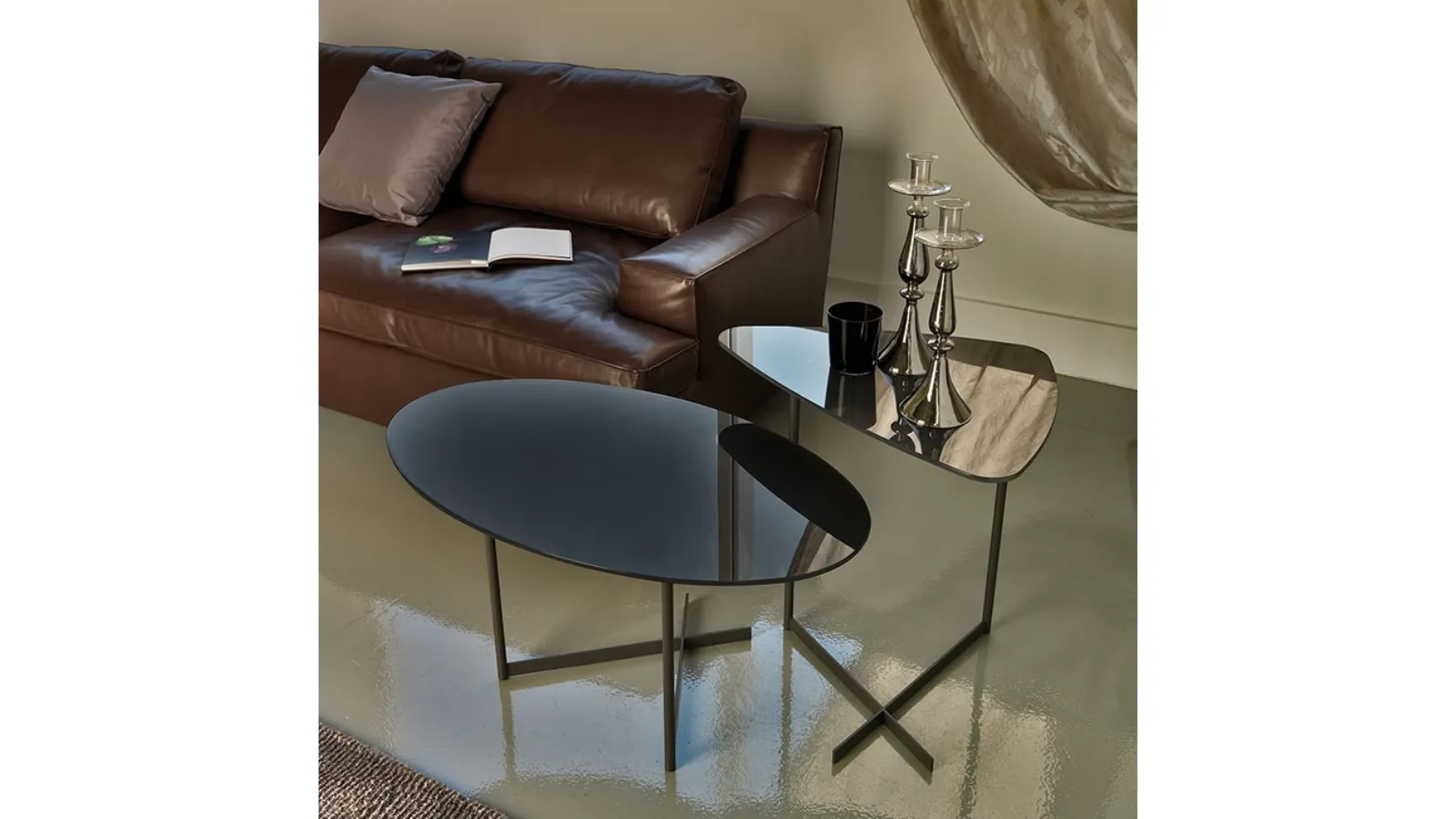 Coffee table with steel base and Pat glass top by Cattelan Italia