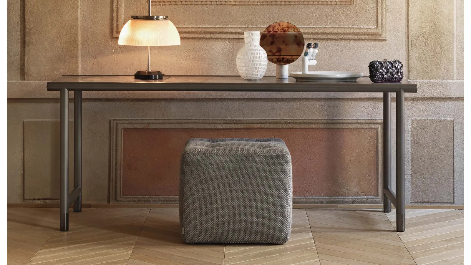Iko Pouf in fabric in cube shape by Flou