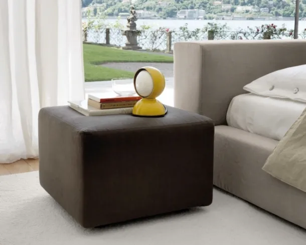 Linear Pouf in Desirèe fabric