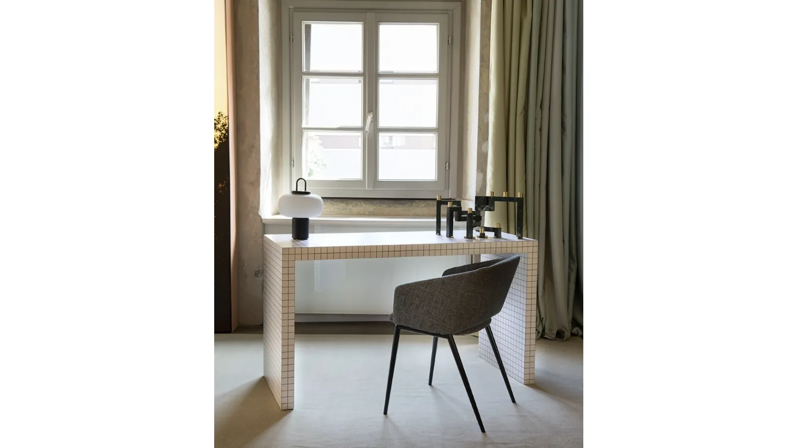 Quaderna Writing desk 2750 by Zanotta