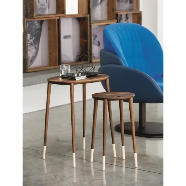 Modern coffee table in solid Canaletto walnut wood with natural maple Rogers feet by Porada