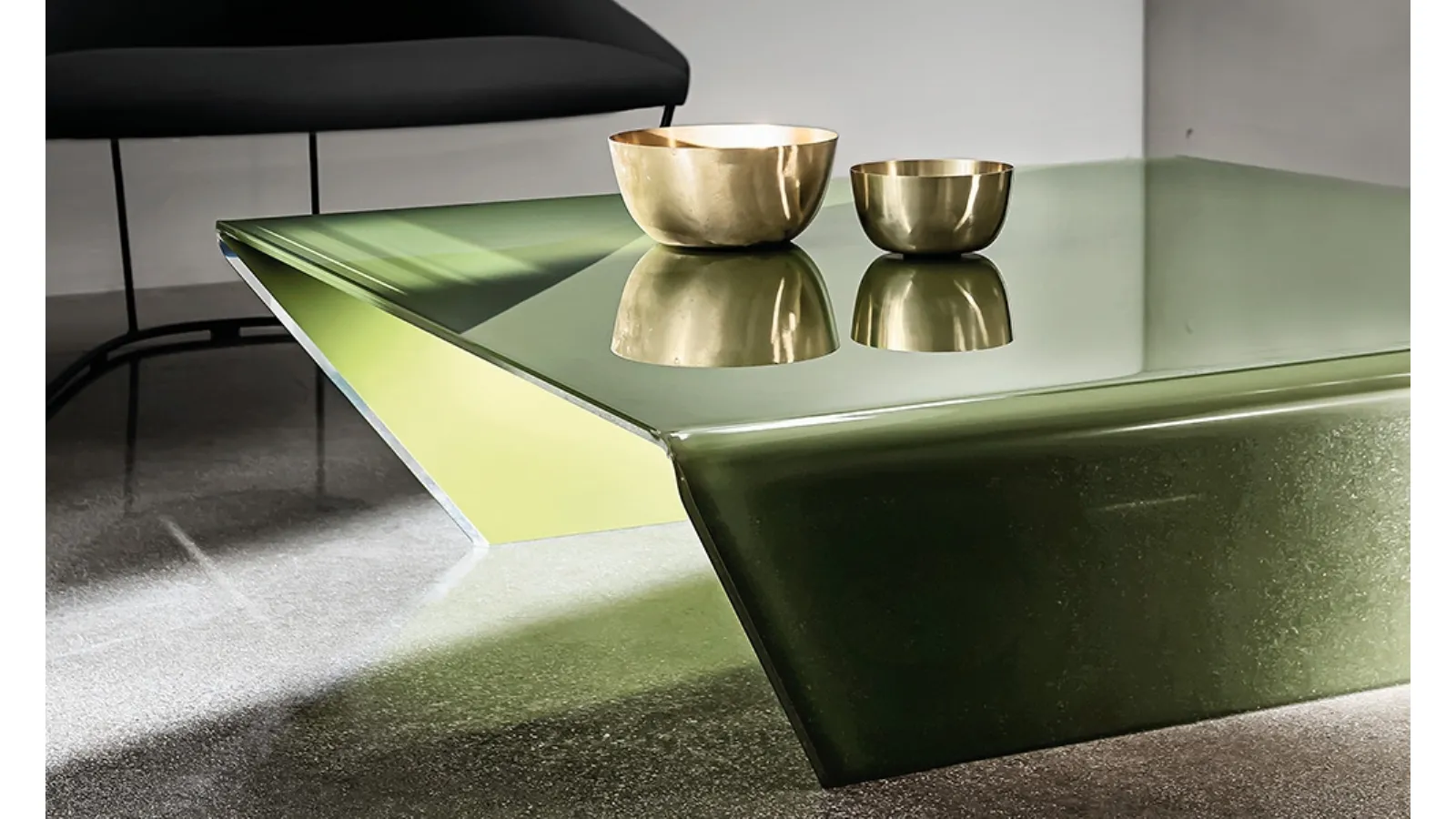 Rubino Coffee Table with Curved Glass by Sovet