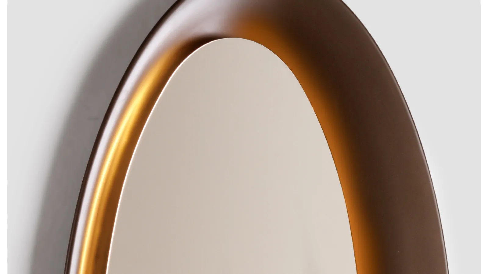 Saturn Mirror with Baydur® frame by Natevo