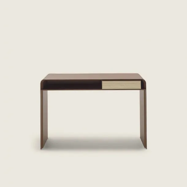 Clarence metal desk with leather finish by Flexform