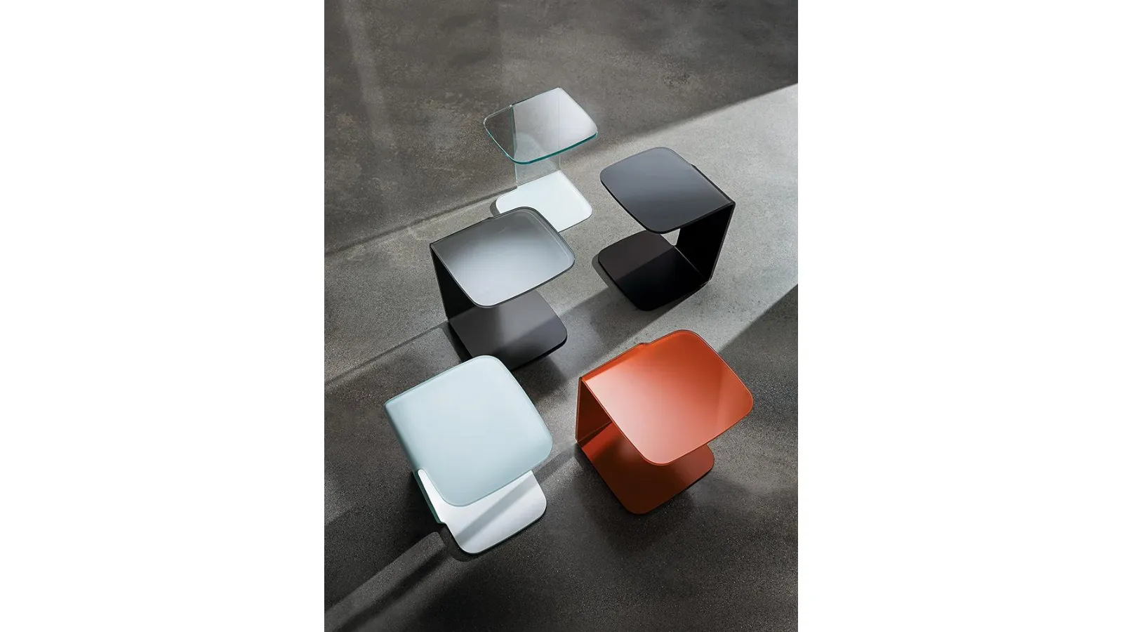 Shell coffee table in lacquered or transparent curved glass by Sovet