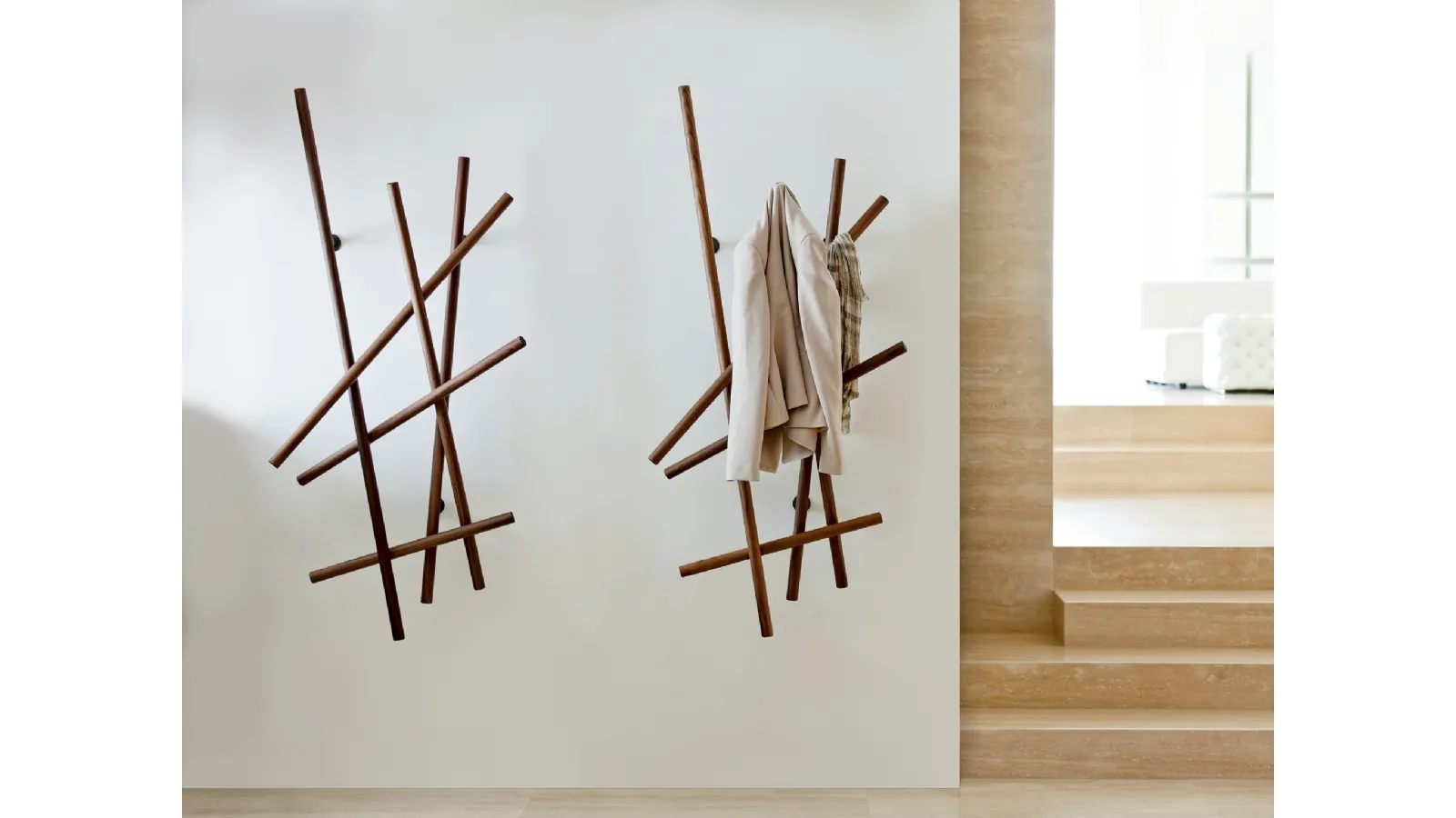 Solid wood wall-mounted coat rack Sketch by Porada