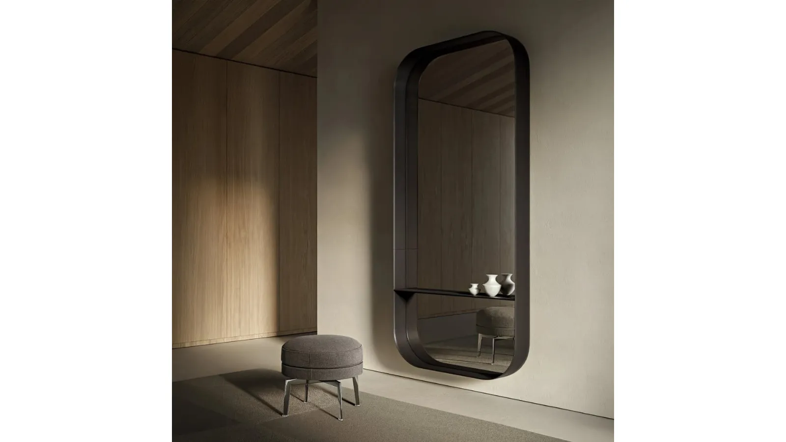 Metal mirror with Soreto leather upholstery by Flexform