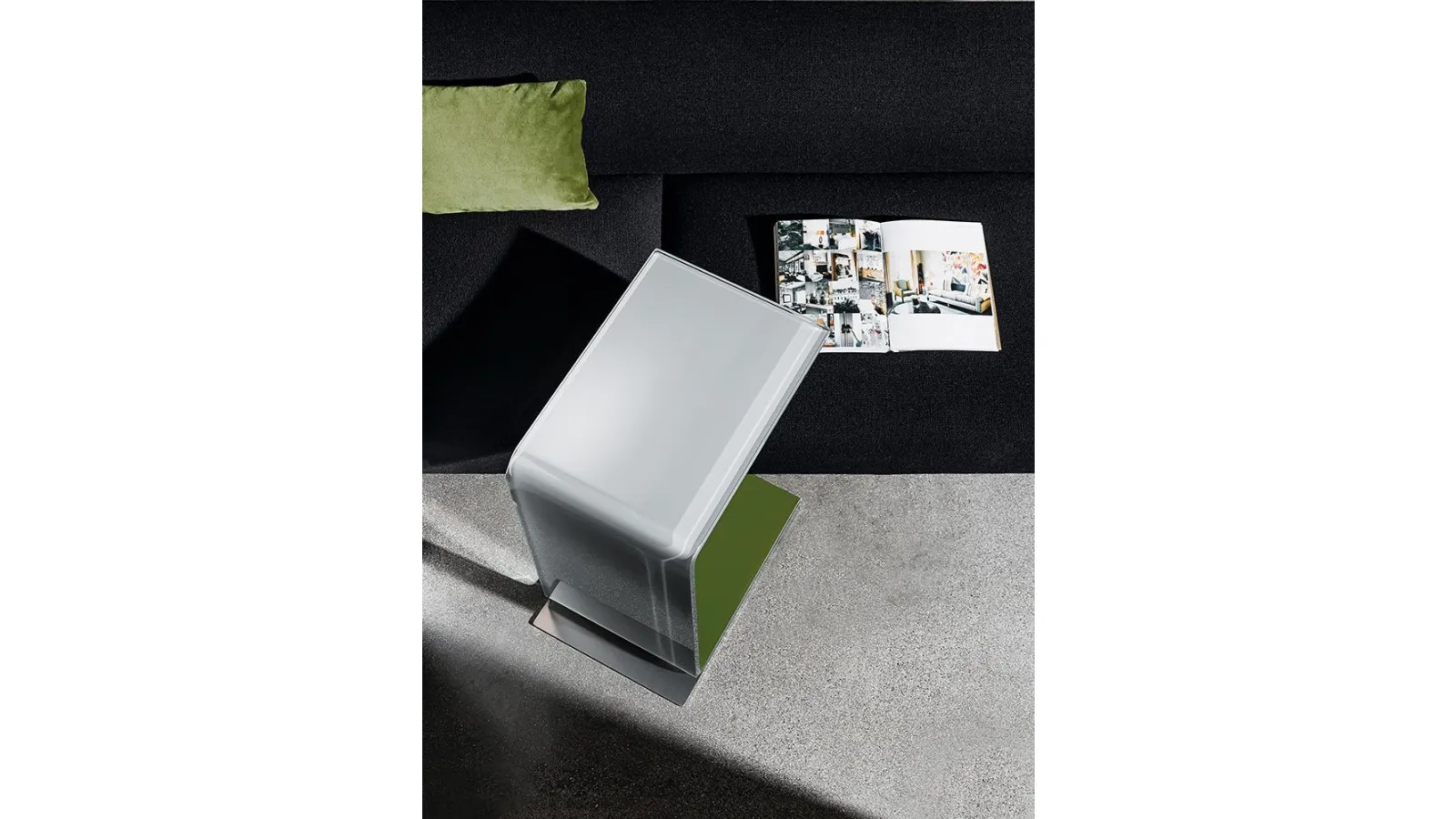 Swan glass coffee table with curved, two-tone lacquered finish and sofa