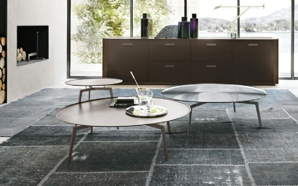 Round coffee table made entirely of Alivar T-Gong steel