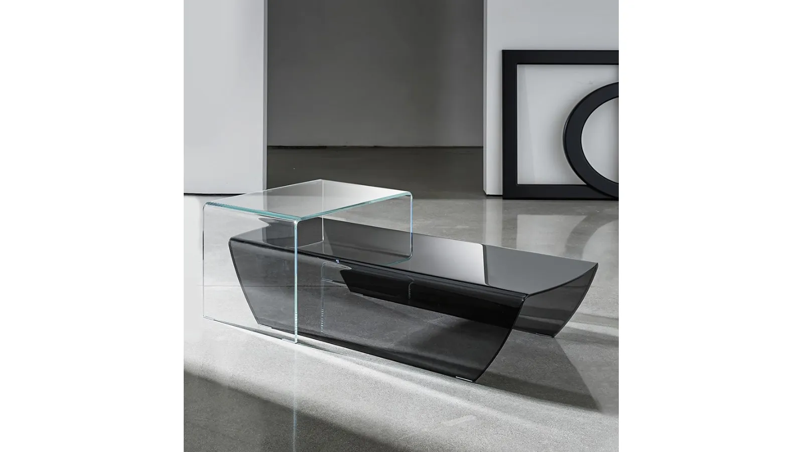 Taky design coffee table in transparent extra-clear or smoked curved glass by Sovet
