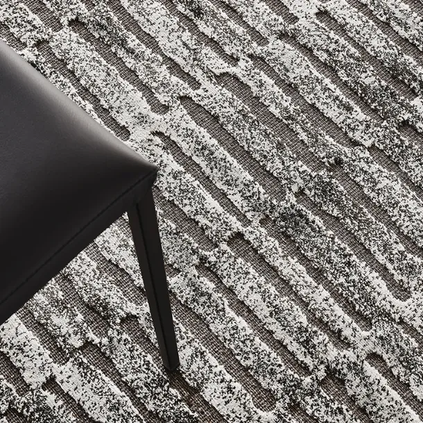Marek rug woven in wool base with embossed design in viscose by Cattelan Italia