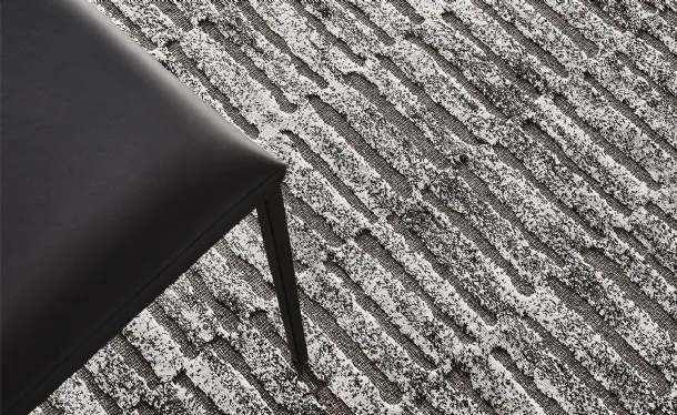 Marek rug woven in wool base with embossed design in viscose by Cattelan Italia