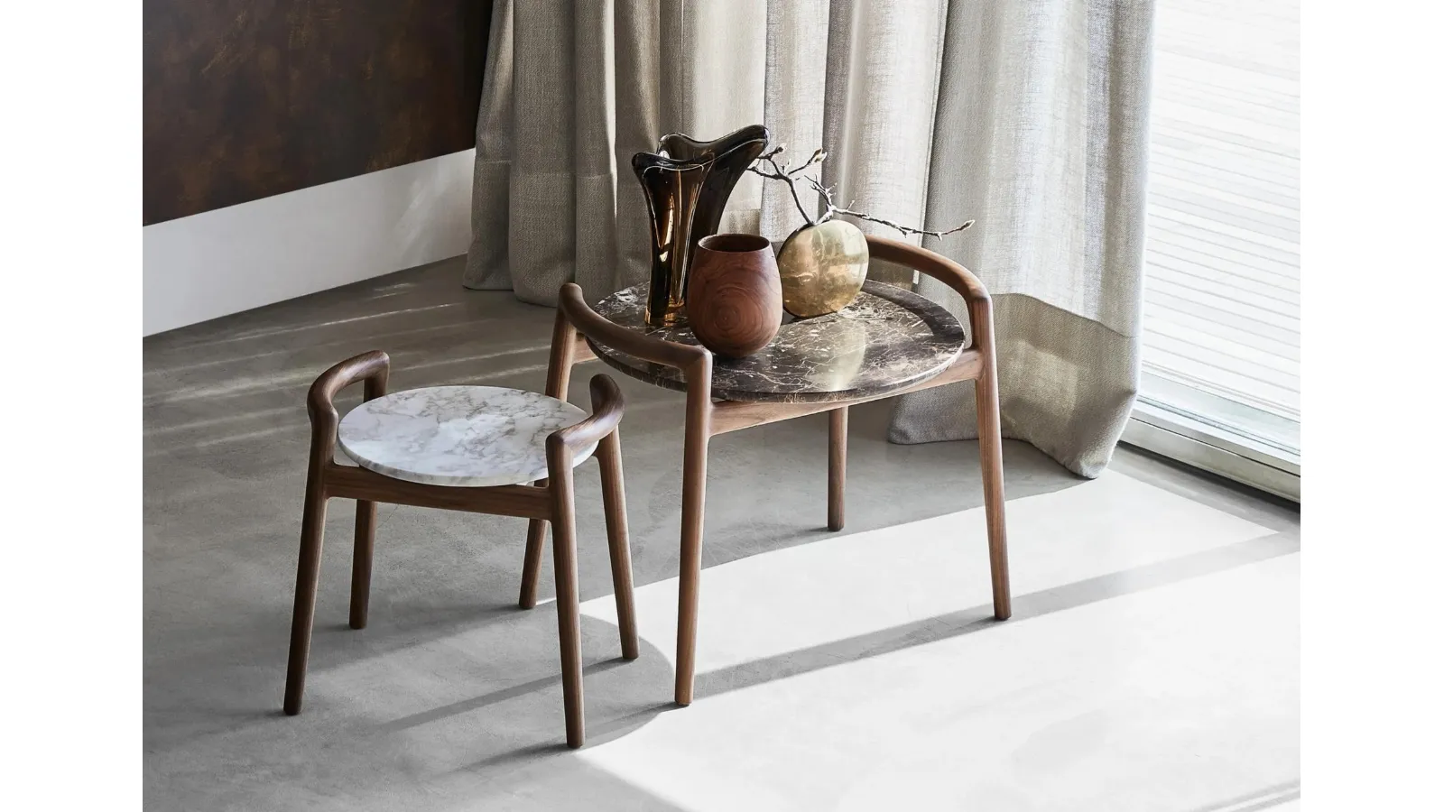 Ascanio coffee table with marble top and solid wood frame by Flexform