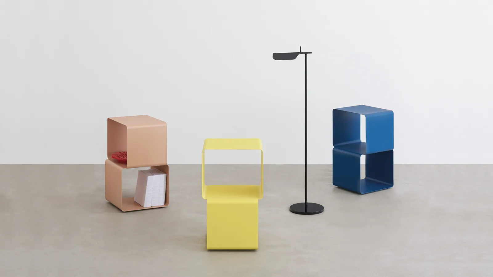 Dadi storage side table in steel sheet by Desalto