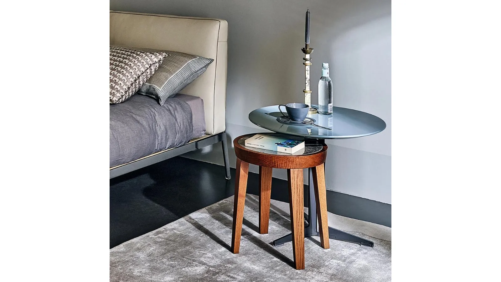 Round Dida coffee table in marble and solid wood by Flexform