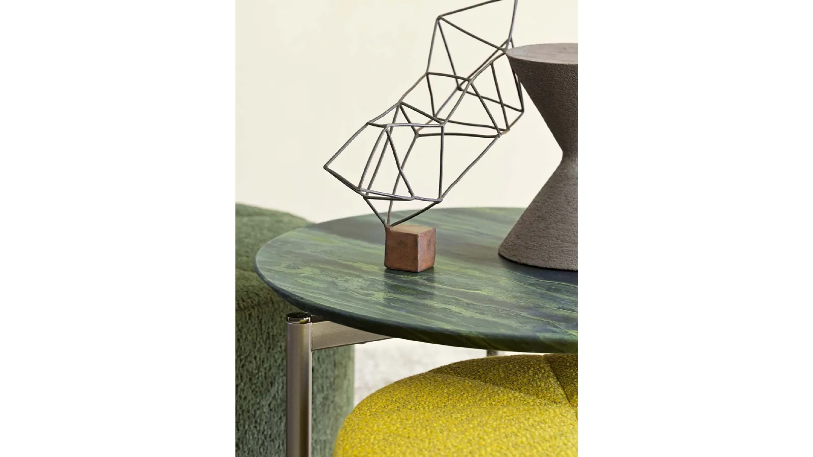 Modern Iko side table in matte blackened iron with Flou marble top