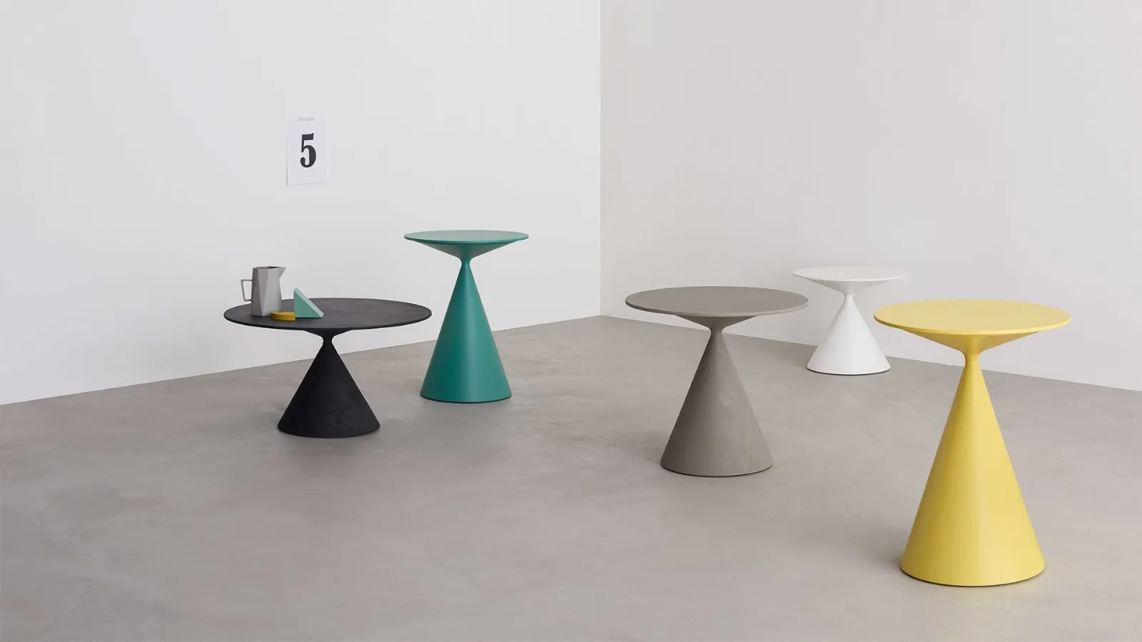 Mini Clay Coffee Table in lacquered or textured spatulated finish by Desalto