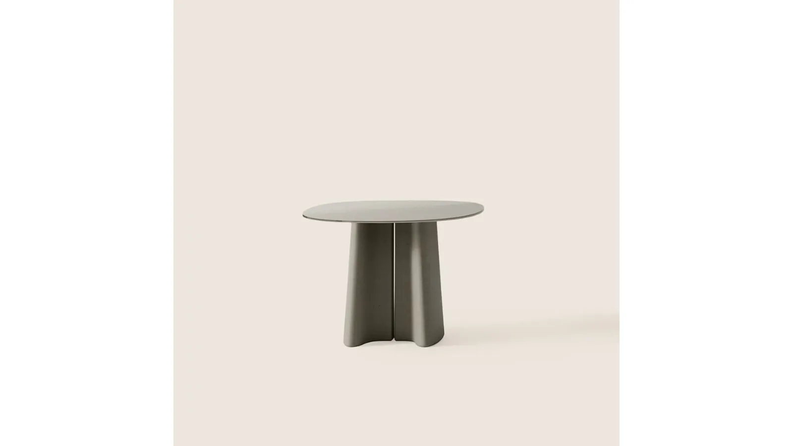 Tara coffee table in glass and cement by Flexform