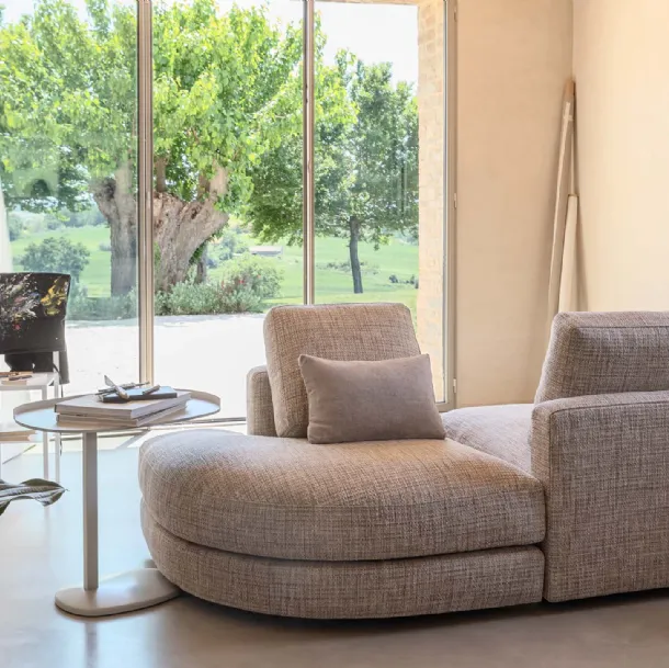 Lacquered metal sofa table with a painted wooden base, like the Victoria structure by Flou