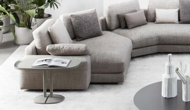 Oval side table in lacquered metal with a painted wooden base, similar to the Victoria structure by Flou
