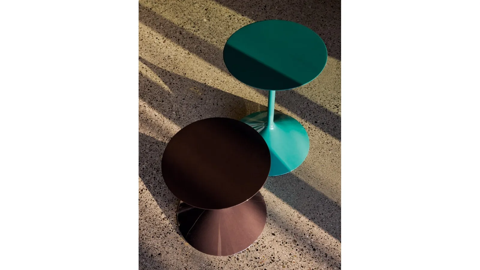 Side table in rigid polyurethane, steel support rod and glossy lacquer finish Tempo di Zanotta