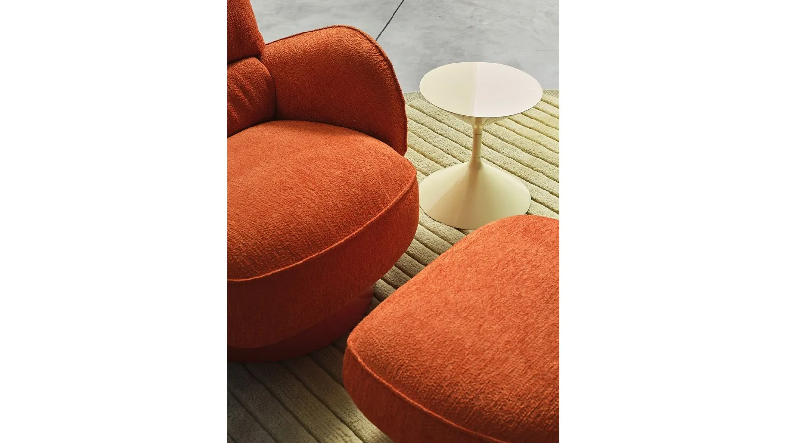 Side table in rigid polyurethane, steel support rod, steel support rod and glossy lacquer Zanotta Time