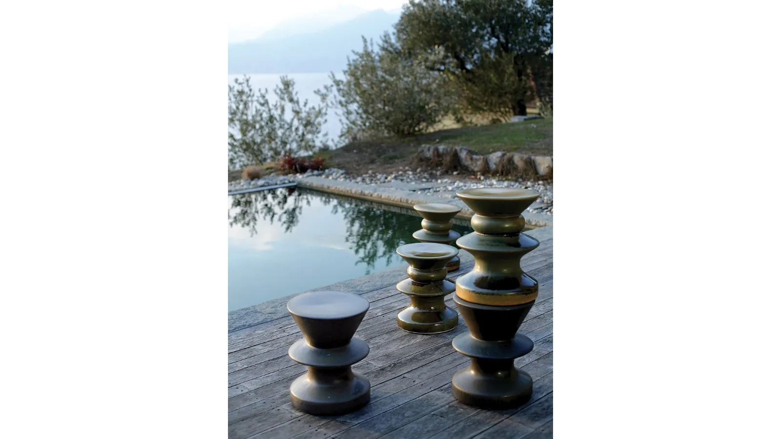 Design coffee tables in porcelain stoneware with double glaze Teti by Zanotta