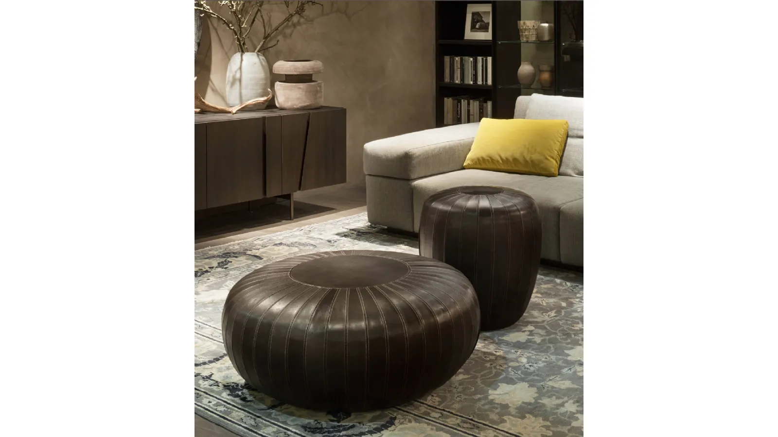 Lema Tod leather pouf