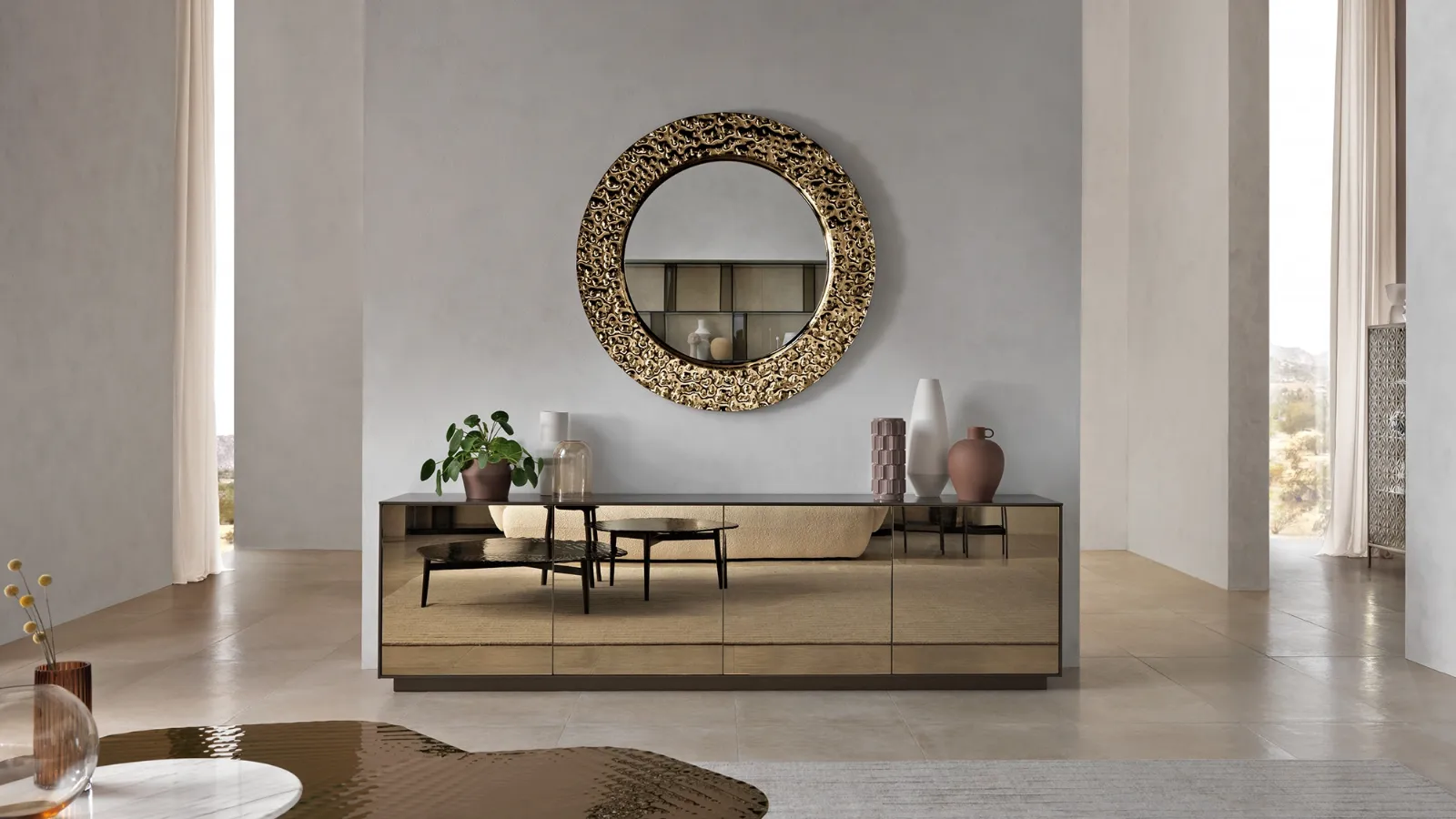 Round Venus mirror with a fused glass frame featuring an artistic relief decoration by Fiam