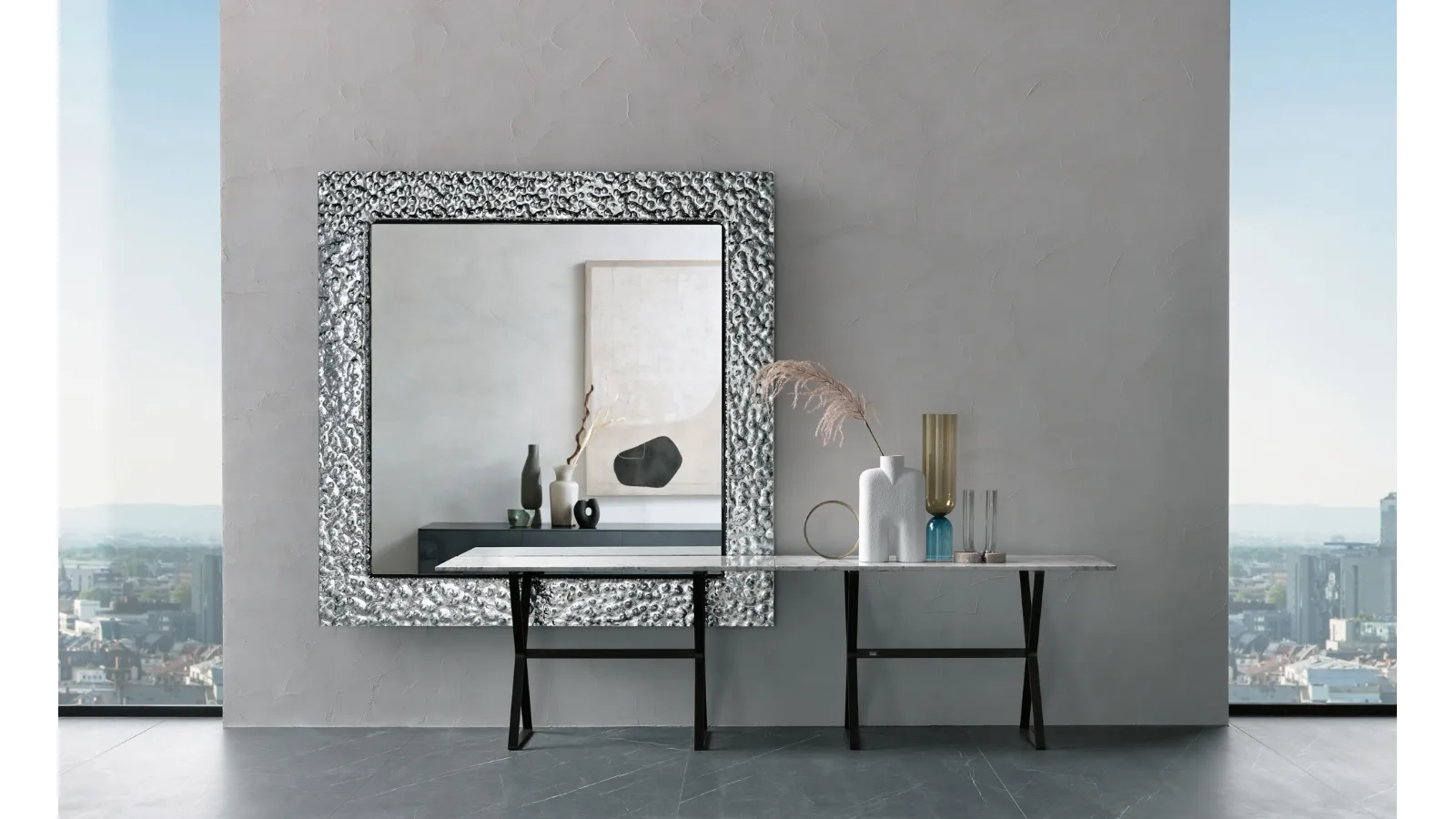 Round Venus mirror with a fused glass frame featuring an artistic raised decoration by Fiam