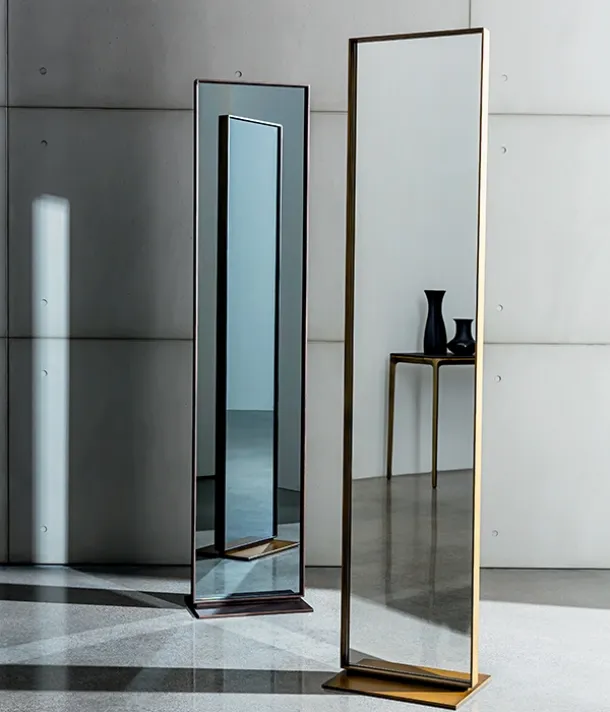 Rectangular double-sided floor-standing mirror with metal base and lacquered aluminum frame Visual Free standing by Sovet