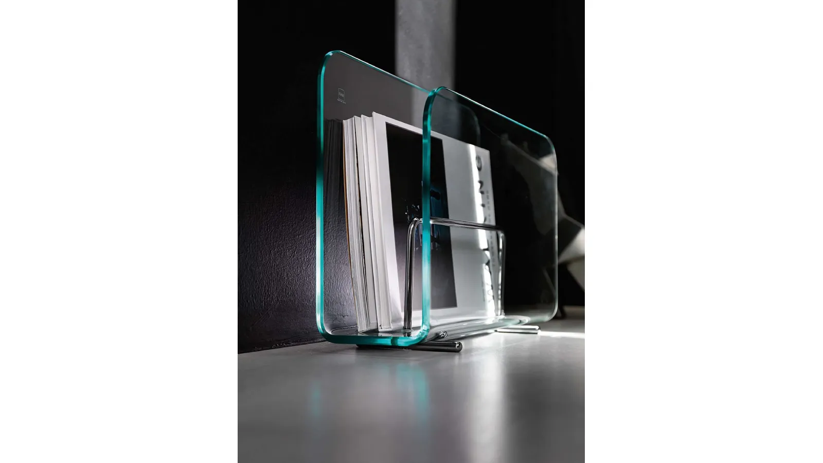 Curved transparent glass magazine holder with chrome steel rests Vogue by Fiam