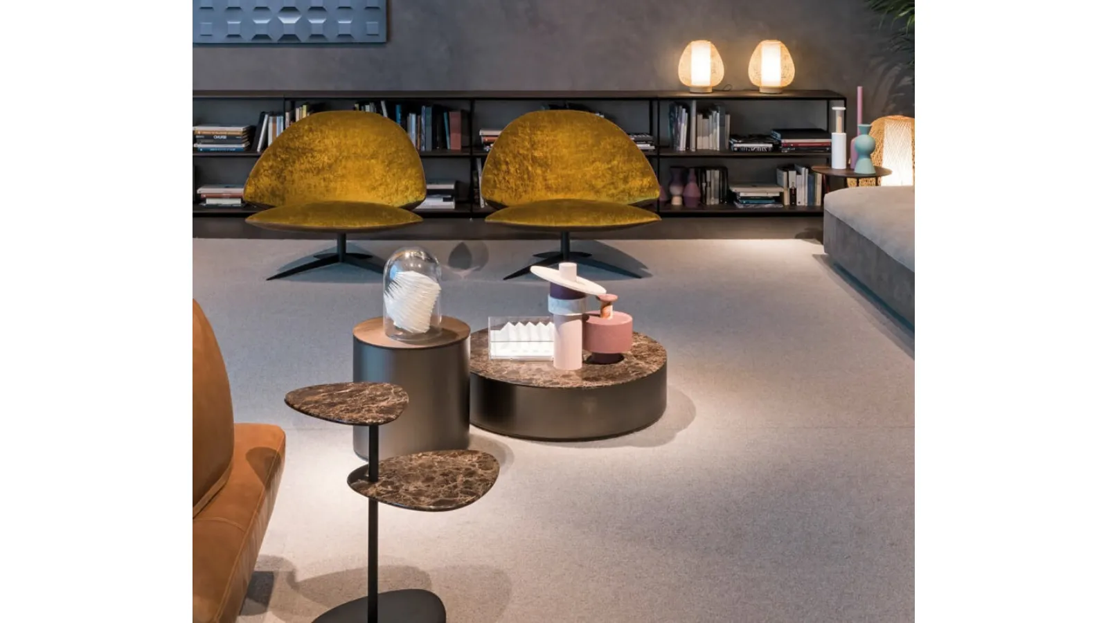 Coffee table with irregular shape Yory by Desirèe