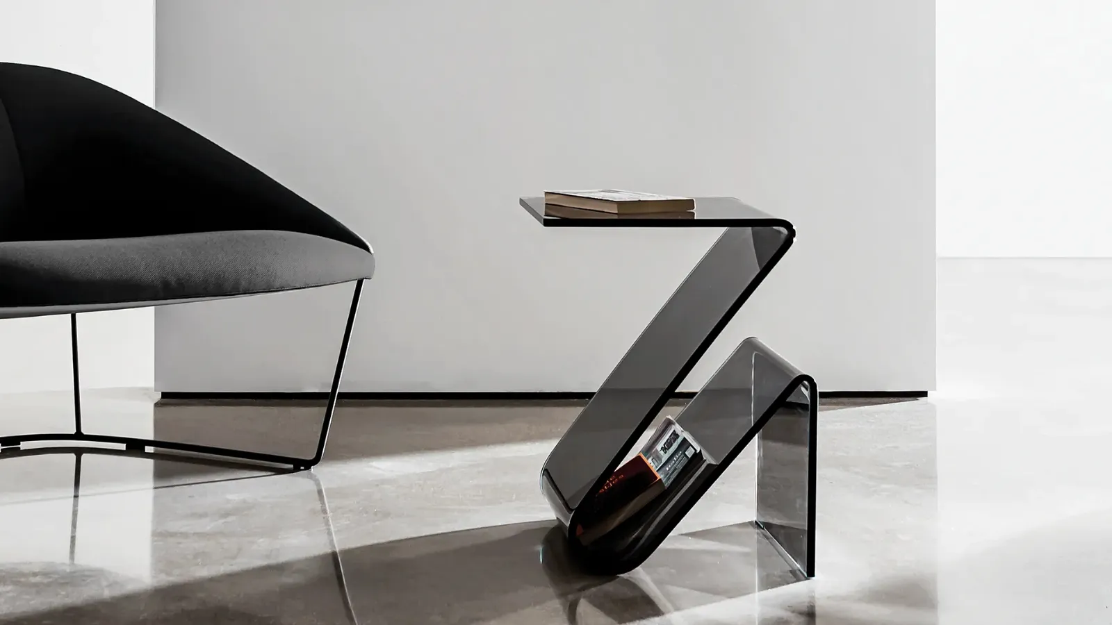 Fumé curved glass Zeta magazine holder by Sovet
