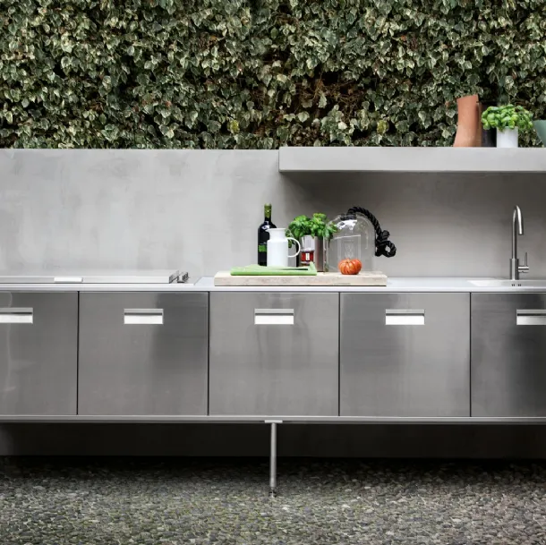 Artusi Design Kitchen entirely in steel by Arclinea