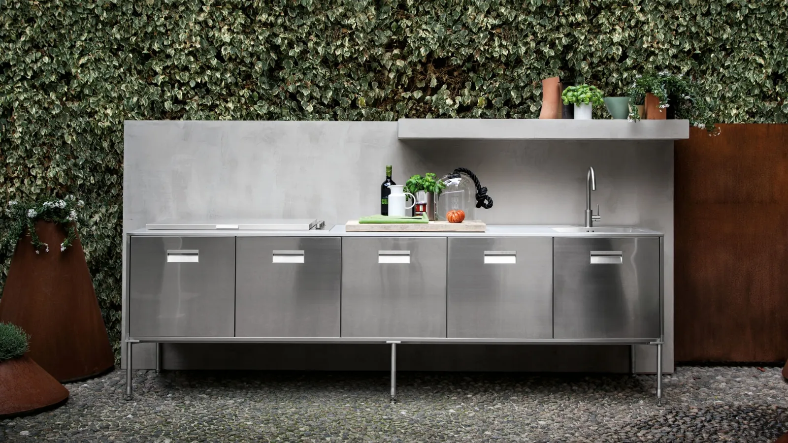 Artusi Design Kitchen entirely in steel by Arclinea