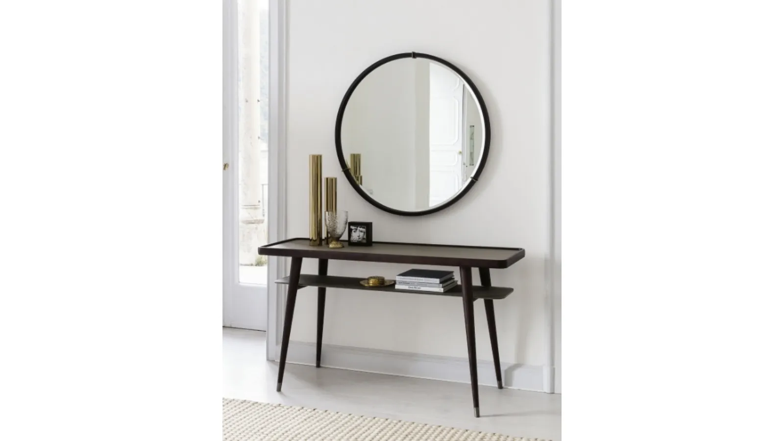 Chantal entrance furniture by Porada