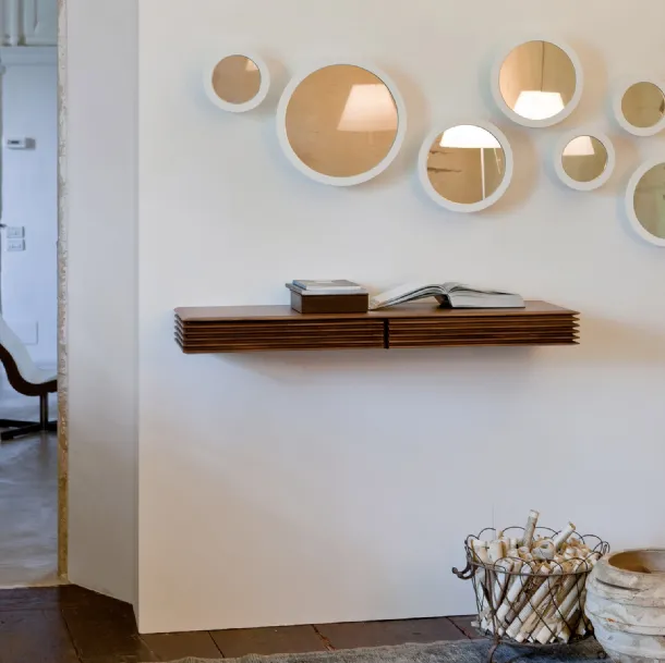 Lineas entryway furniture by Porada