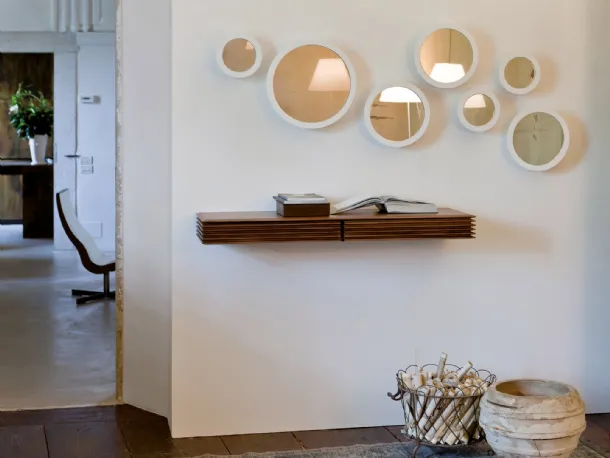 Lineas entryway furniture by Porada