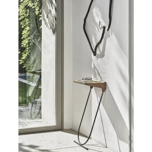 Maori Entrance Furniture by Porada