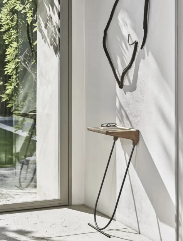 Maori Entrance Furniture by Porada