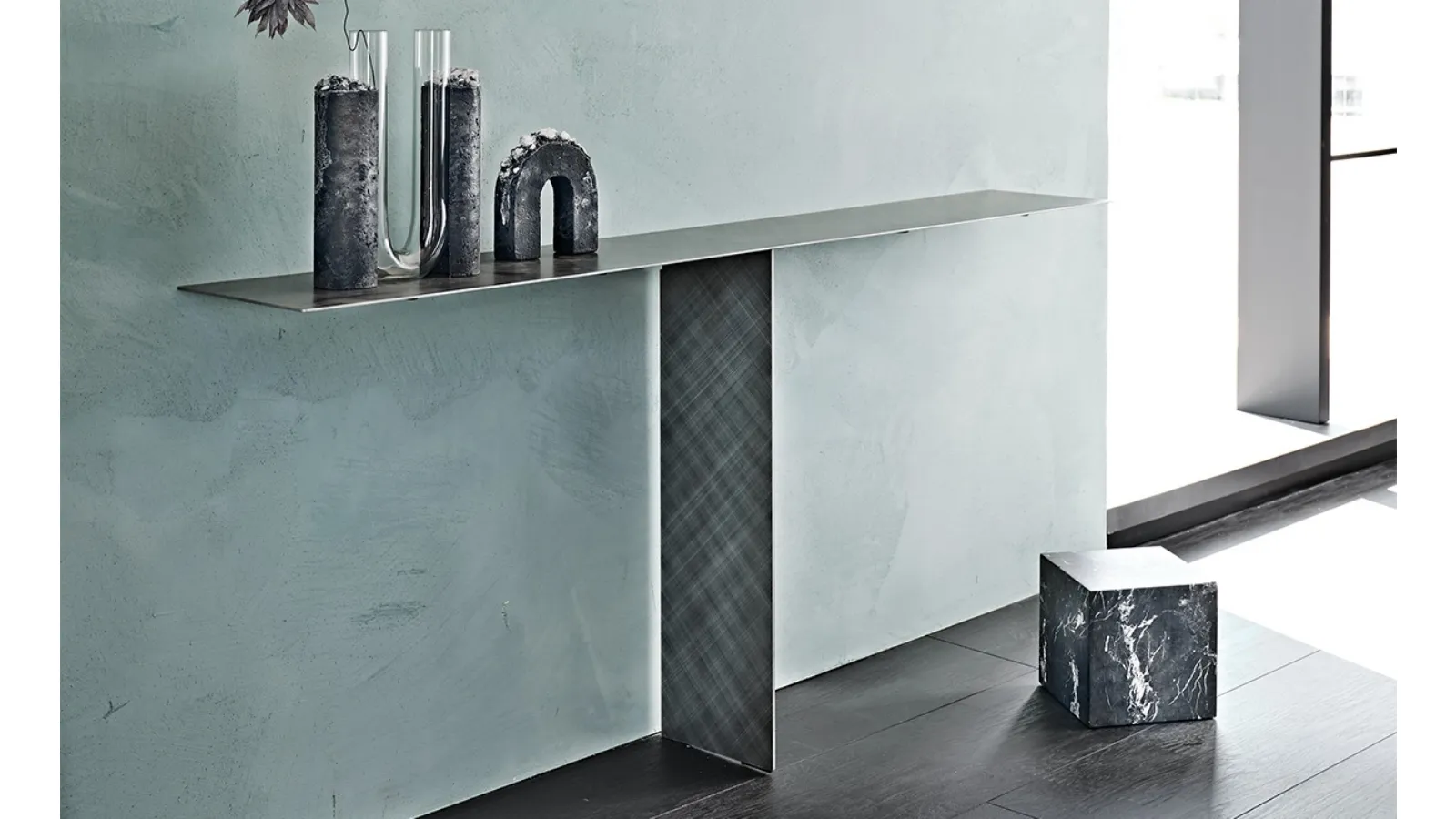 Design console in steel Tee by Cattelan Italia