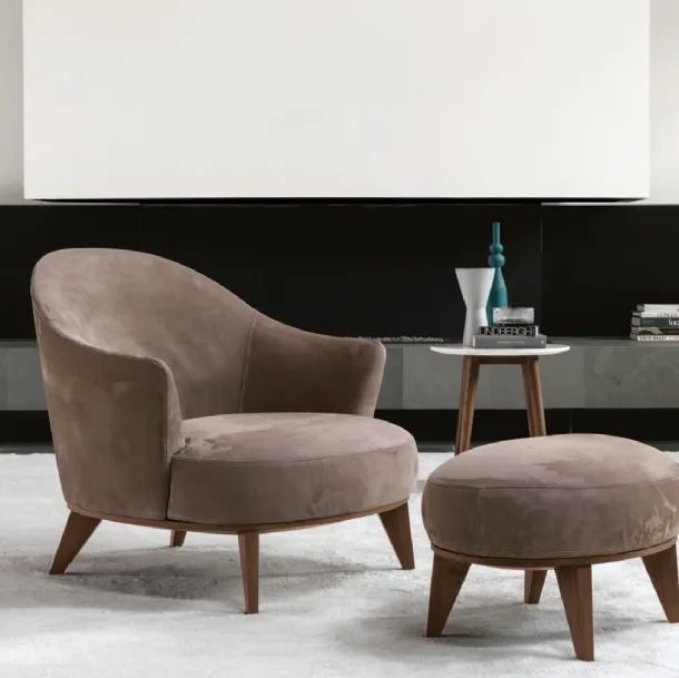 Alasia velvet armchair by Desirèe