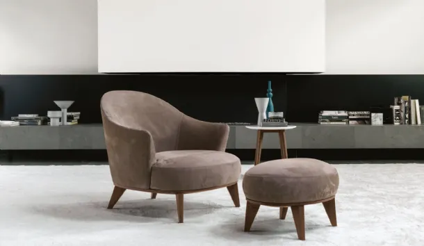 Alasia velvet armchair by Desirèe