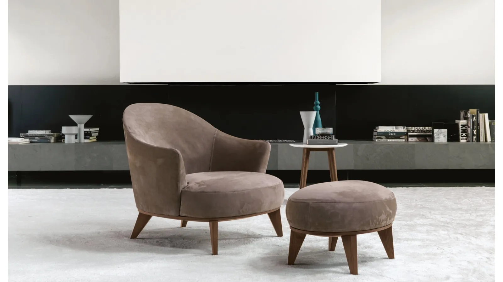 Alasia velvet armchair by Desirèe