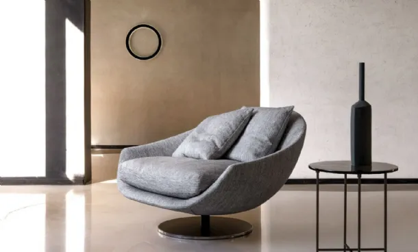 Avì design armchair in fabric with metal base by Desirèe